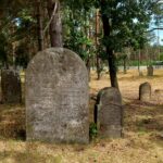 Głaz upamiętnia żydowskich mieszkańców Ulanowa 2 - Polskie Radio Rzeszów Głaz upamiętnia żydowskich mieszkańców Ulanowa - Polskie Radio Rzeszów