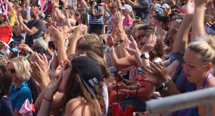 Przymusowe kibicowanie ma odciągnąć od „nieprawomyślności”