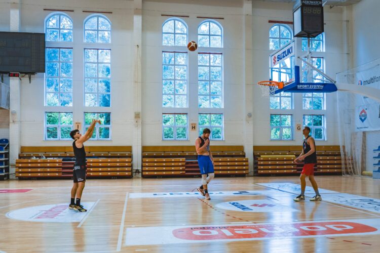 Koszykówka. Sokół Łańcut ruszył z przygotowaniami 1 - Polskie Radio Rzeszów Koszykówka. Sokół Łańcut ruszył z przygotowaniami