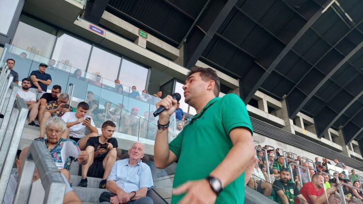 Piłka nożna. Kibice Stali Stalowa Wola rozliczali zawodników, władze klubu i miasta 1 - Polskie Radio Rzeszów Piłka nożna. Kibice Stali Stalowa Wola rozliczali zawodników, władze klubu i miasta