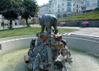 200 złotych kary za&nbsp;kąpiel w&nbsp;przemyskiej fontannie