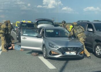 Dwóch 27-latków wiozło w&nbsp;aucie 10 kilogramów marihuany (film)