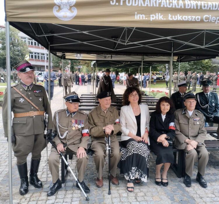 Wojewódzkie obchody wybuchu Powstania Warszawskiego (zdjęcia)