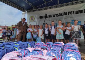 Finał akcji Caritas „Tornister pełen uśmiechów” (zdjęcia)