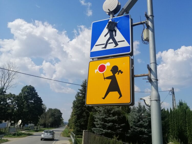 Policja skontrolowała drogi przy szkołach i podsumowuje wakacje