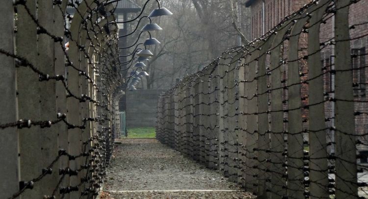 2 sierpnia - Światowy Dzień Pamięci o Zagładzie Romów 1 - Polskie Radio Rzeszów 2 sierpnia – Światowy Dzień Pamięci o Zagładzie Romów