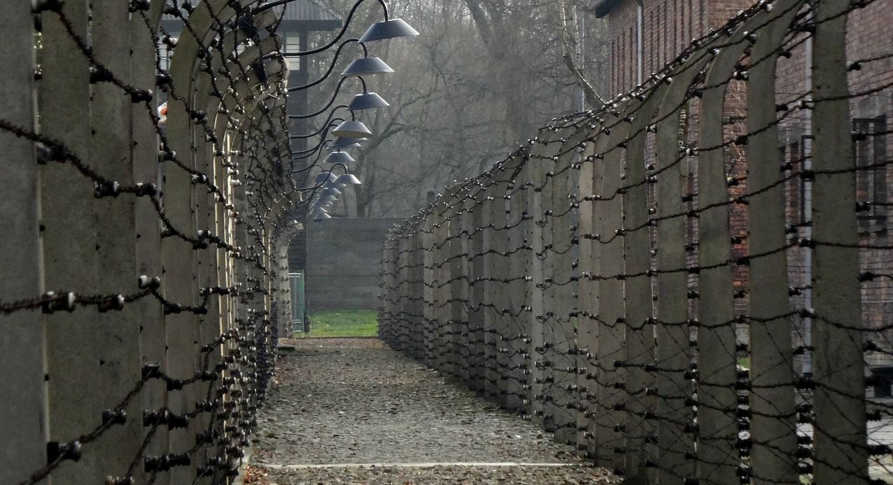 2 sierpnia - Światowy Dzień Pamięci o Zagładzie Romów 6 - Polskie Radio Rzeszów 2 sierpnia – Światowy Dzień Pamięci o Zagładzie Romów