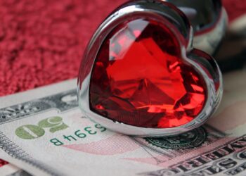 Akt oskarżenia w&nbsp;sprawie agencji towarzyskich