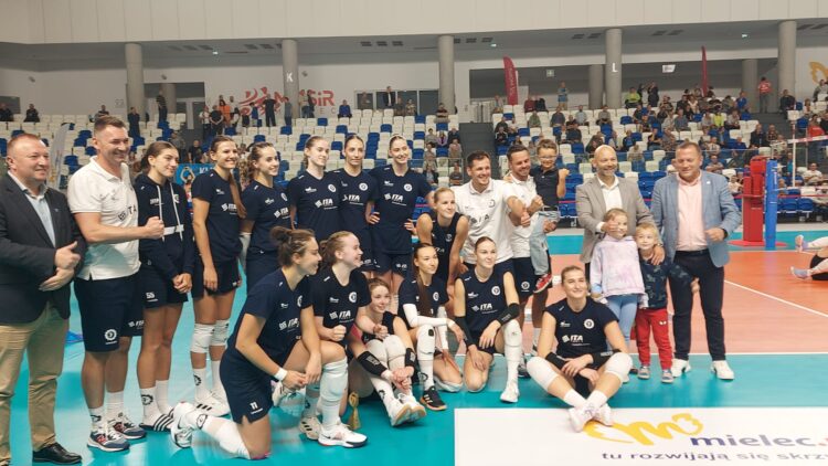 Siatkówka. Ita Tools Stal Mielec w finale, Rzeszowianki zagrają o brąz w Mielcu