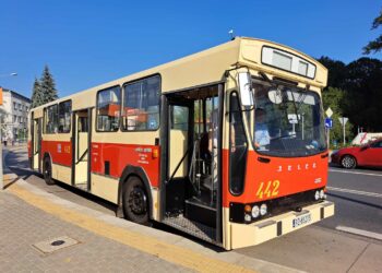 Zabytkowym autobusem po Rzeszowie