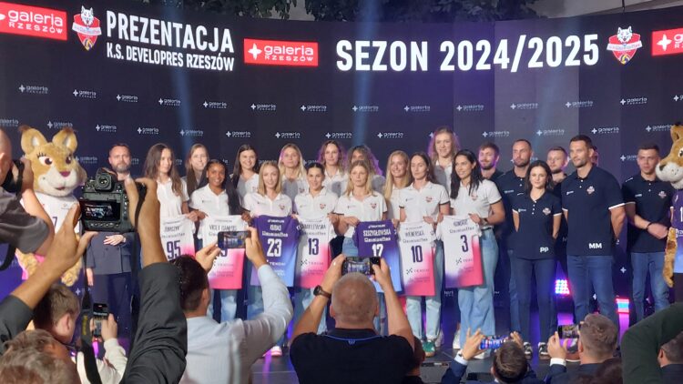 Siatkówka. Wspólna prezentacja