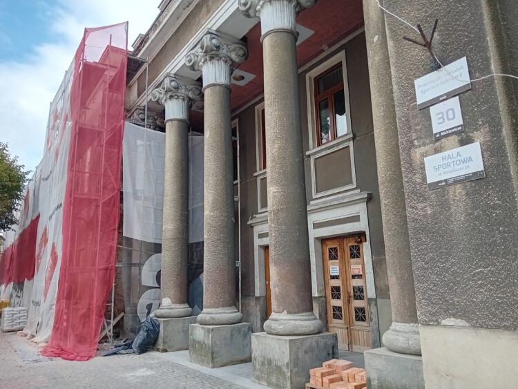 Remont hali POSiR w Przemyślu (zdjęcia)