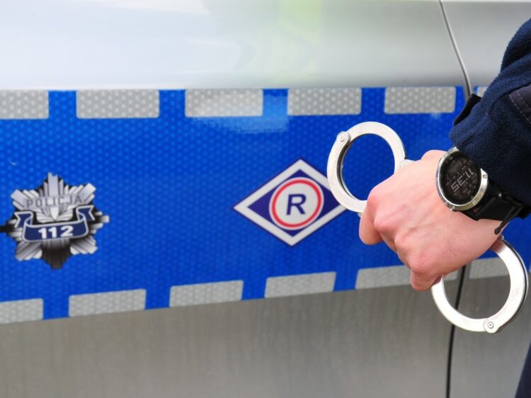 Zatrzymany kierowca miał 4 promile alkoholu w organizmie 1 - Polskie Radio Rzeszów Zatrzymany kierowca miał 4 promile alkoholu w organizmie