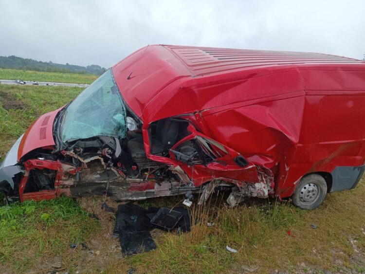 Wypadek w Husowie. Dwie osoby w szpitalu