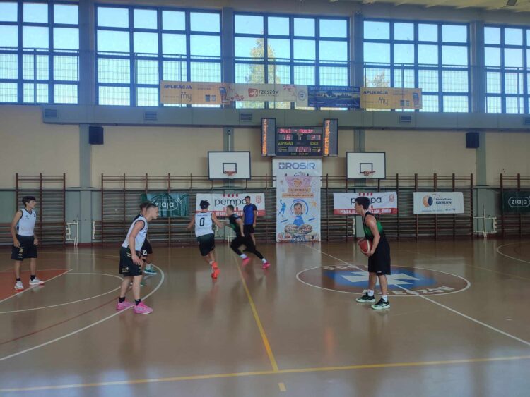 Koszykówka. Stal Stalowa Wola zwycięzcą II Memoriału Waldemara Samoleja