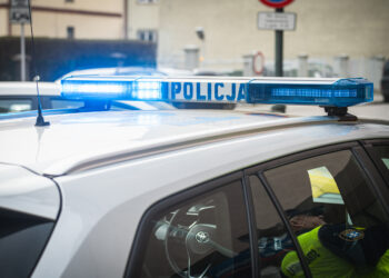 Seniorka usłyszała, że&nbsp;„będzie u&nbsp;pani napad”. Straciła prawie 60 tys. zł