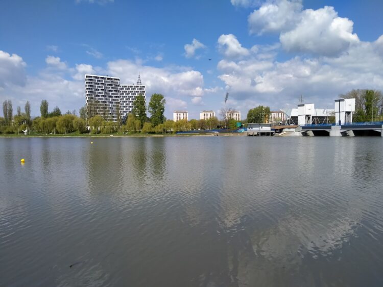 Rozpoczęły się prace przy odmulaniu zalewu na Wisłoku w Rzeszowie 1 - Polskie Radio Rzeszów Rozpoczęły się prace przy odmulaniu zalewu na Wisłoku w Rzeszowie