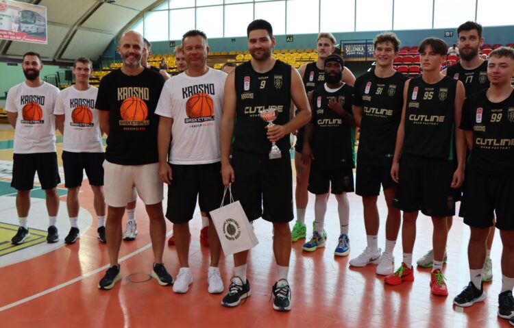 Koszykówka. Puchar Prezydenta dla Miasta Szkła 1 - Polskie Radio Rzeszów Koszykówka. Puchar Prezydenta dla Miasta Szkła