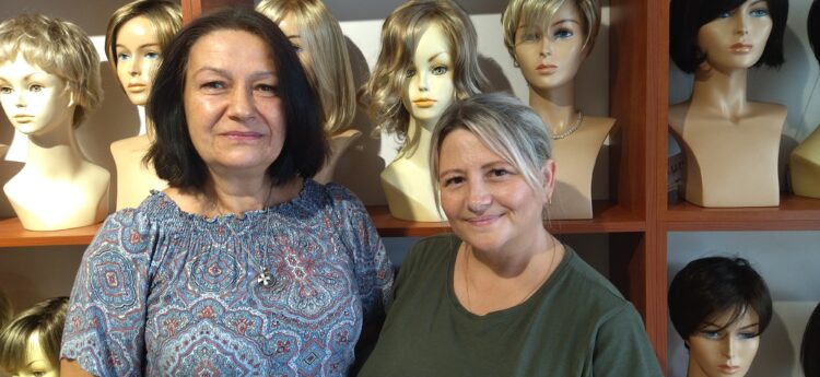 W naszym cyklu „Rak to nie wyrok” o perukach