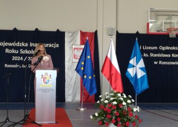 Wojewódzka inauguracja nowego roku szkolnego w&nbsp;I&nbsp;LO w&nbsp;Rzeszowie