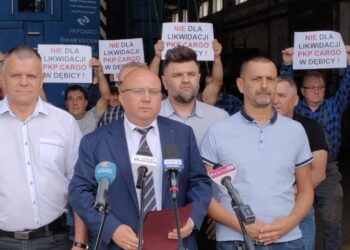 Zwolnienia w&nbsp;PKP Cargo. Pracę mogą stracić zatrudnieni w&nbsp;Dębicy