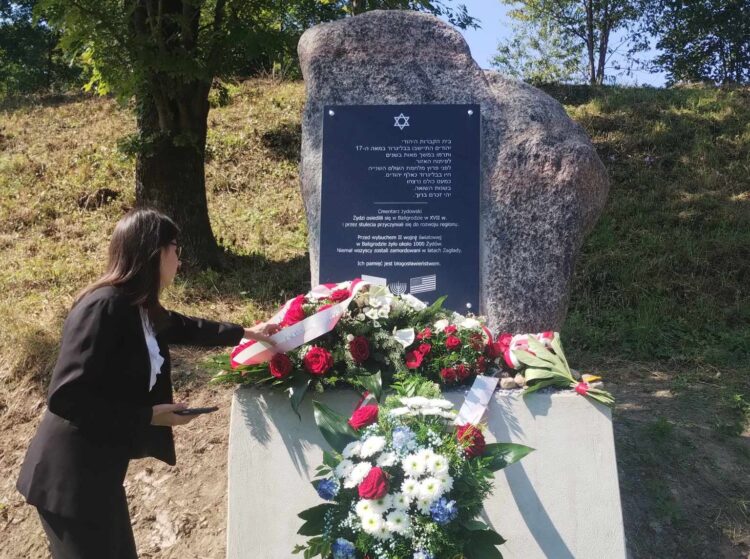 W Baligrodzie odsłonięto pomnik upamiętniający Żydów