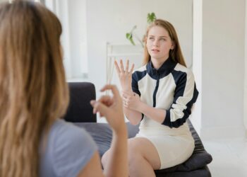 23 września – Międzynarodowy Dzień Języków Migowych