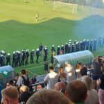 Piłka nożna. Wygrana Sandecji dla pseudokibiców to nie wszystko. "Demolka" na stadionie 13 - Polskie Radio Rzeszów Piłka nożna. Wygrana Sandecji dla pseudokibiców to nie wszystko. "Demolka" na stadionie - Polskie Radio Rzeszów