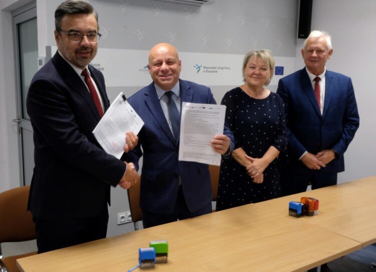 Nowatorski sposób kształcenia w LO w Nisku i w Jeżowem