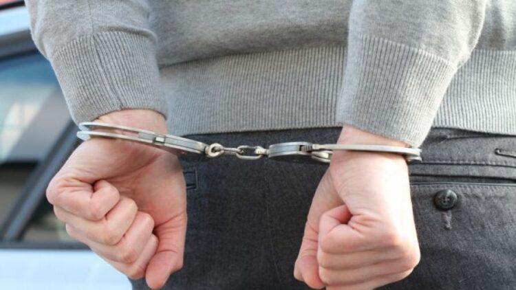 18-latek wyłudzał pieniądze na blika, wpadł na gorącym uczynku