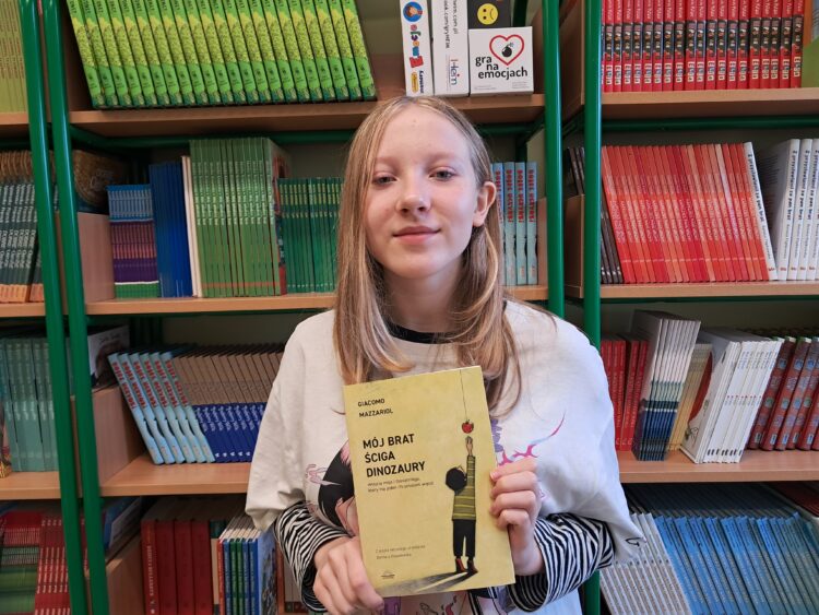 Dzieci czytają książki 27.10