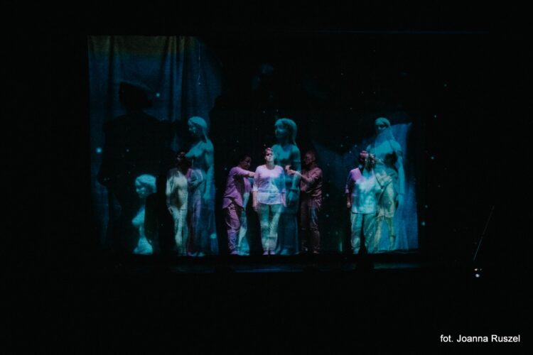 Niezapomniana podróż na styku dwóch światów. Wystawa w Czarnej