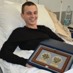 Komendant główny z wizytą u rannego policjanta (zdjęcia) - Polskie Radio Rzeszów