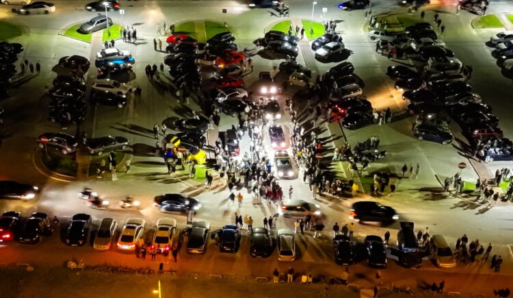 Policja nie dopuściła do nielegalnych wyścigów samochodowych