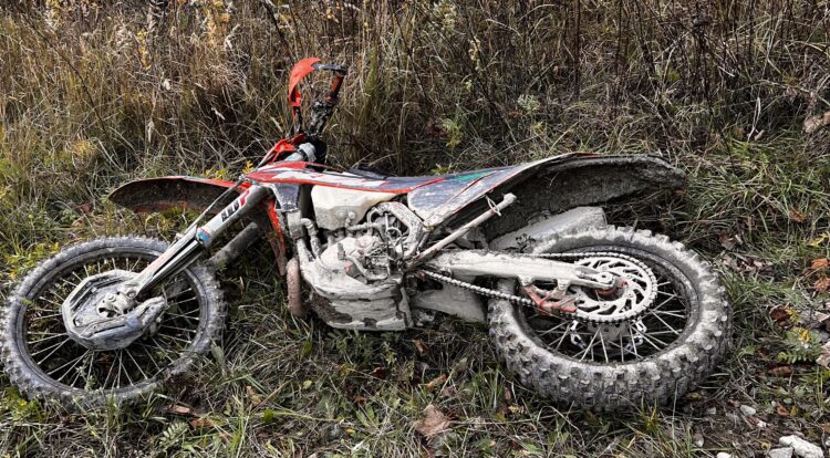 Motocyklista próbował staranować strażnika leśnego