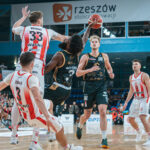 Koszykówka. W historycznych derbach górą Resovia (zdjęcia) - Polskie Radio Rzeszów