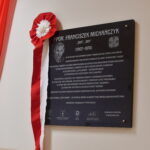 Tablica upamiętnia ppor. Michańczyka, społecznika, żołnierza AK 21 - Polskie Radio Rzeszów Tablica upamiętnia ppor. Michańczyka, społecznika, żołnierza AK - Polskie Radio Rzeszów