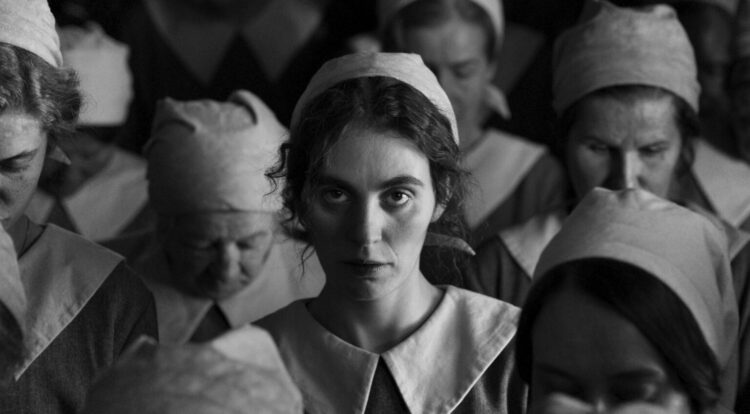 ”Dziewczyna z igłą” – znakomite zdjęcia Michała Dymka