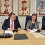 Cenny zbiór plakatów. Dar dla Uniwersytetu - Polskie Radio Rzeszów