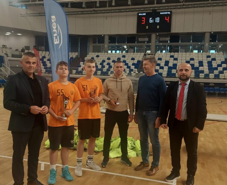 Piłka ręczna. Piękne podsumowanie zmagań najmłodszych adeptów piłki ręcznej w Mielcu
