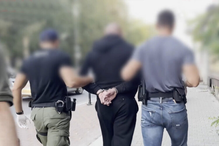 Celnicy rozbili gang wyłudzający VAT. 14 osób z zarzutami