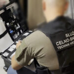 Celnicy rozbili gang wyłudzający VAT. 14 osób z zarzutami 4 - Polskie Radio Rzeszów Celnicy rozbili gang wyłudzający VAT. 14 osób z zarzutami - Polskie Radio Rzeszów