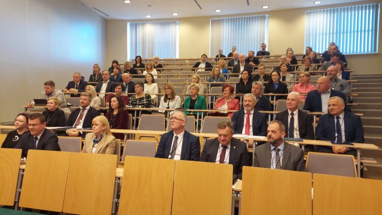 W Tarnobrzegu debatowali o roli samorządu jako partnera w biznesie