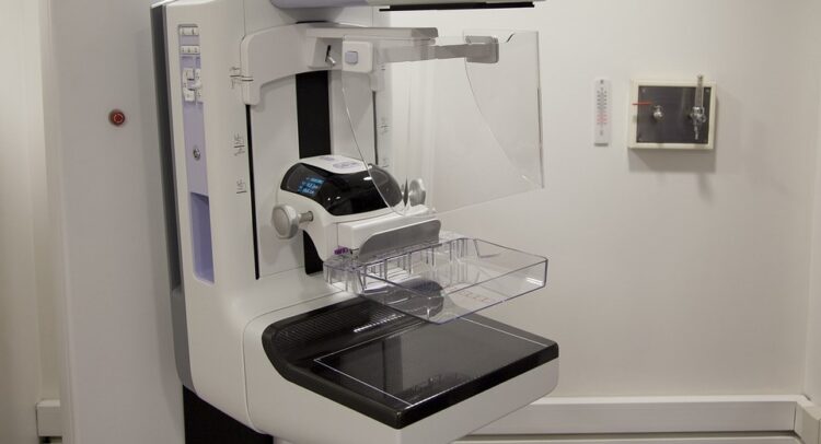 NFZ przypomina o bezpłatnej mammografii dla kobiet w wieku 45-74 lat