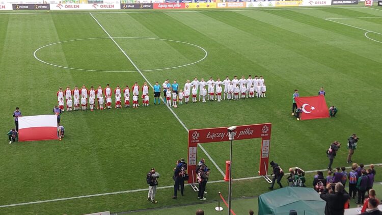 Piłka nożna. Efektowna wygrana z Turcją i zwycięstwo w turnieju eliminacyjnym Polaków