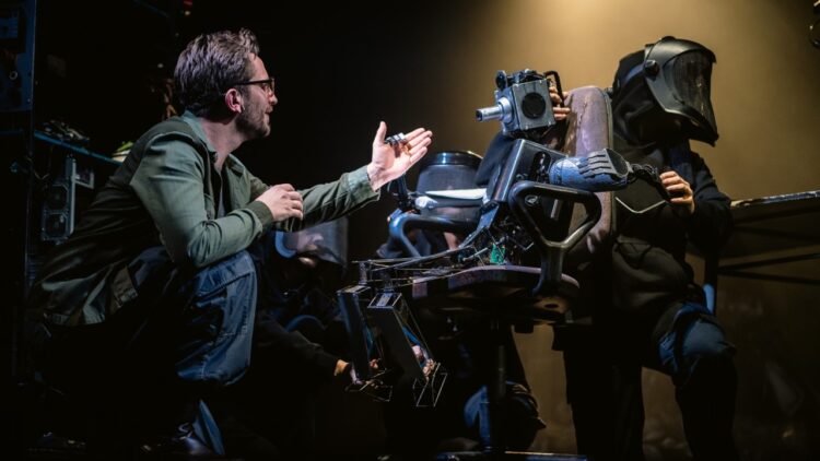 „Pinok.IO, czyli co czują maszyny”. Premiera w Teatrze Maska