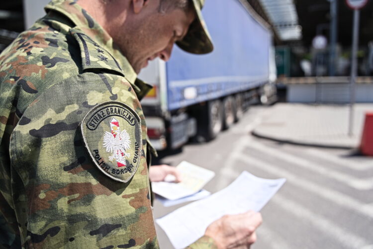 Zmienił nazwisko, bo ma zakaz wjazdu do państw Schengen