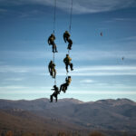Black Hawk nad Bieszczadami. Ekstremalne szkolenie służb mundurowych (zdjęcia, video) 2 - Polskie Radio Rzeszów Black Hawk nad Bieszczadami. Ekstremalne szkolenie służb mundurowych (zdjęcia, video) - Polskie Radio Rzeszów
