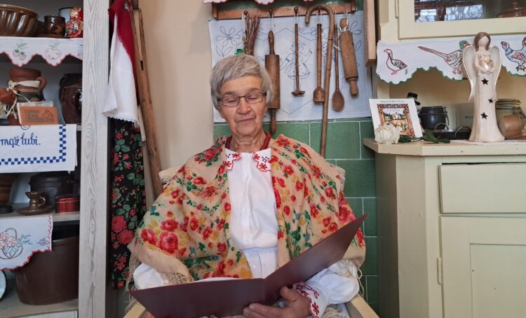 Seniorki z Koła Gospodyń Wiejskich w Krzemienicy