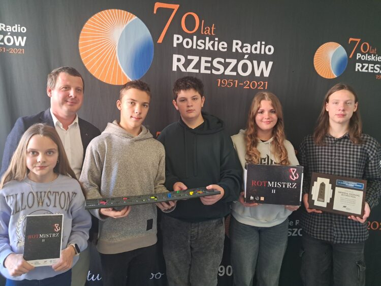 Stworzyli planszówkę "Rotmistrz II" 1 - Polskie Radio Rzeszów Stworzyli planszówkę „Rotmistrz II”